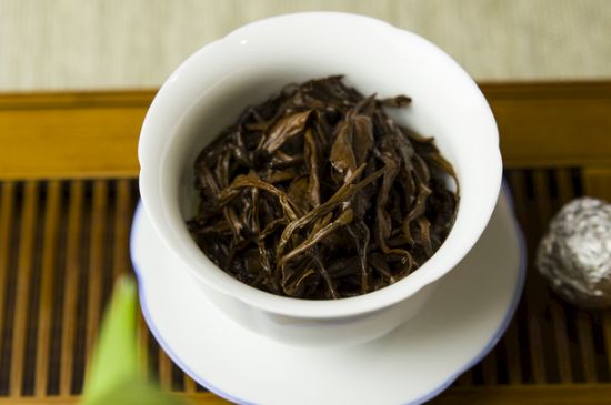 干吃茶葉致癌嗎，長期吃干茶葉的危害