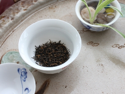 喝茶的好處和壞處分別是什么，長期喝茶有什么危害？