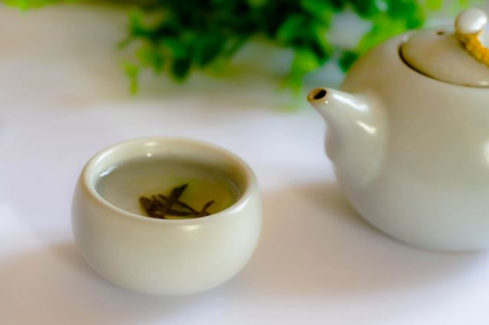 綠茶碧螺春怎么泡簡易步驟，沖泡碧螺春的十二步驟口訣