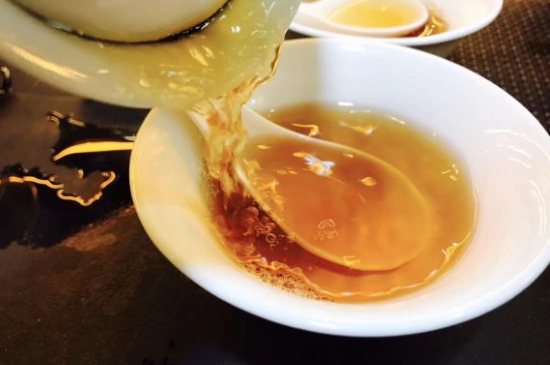 肉桂可以用紫砂壺沖泡嗎，紫砂壺能泡武夷巖茶肉桂用嗎？