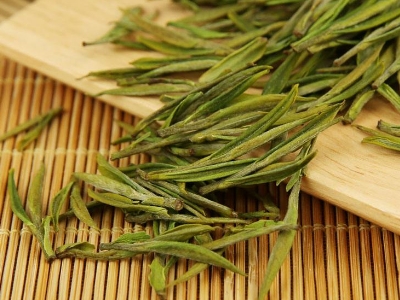 安吉白茶的功效與作用，簡(jiǎn)單概括安吉<a href=http://m.gangofyouth.com/fenlei/baicha/ target=_blank class=infotextkey>白茶功效</a>