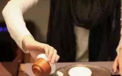 三才蓋碗的正確拿法，三才蓋碗抓碗法圖解