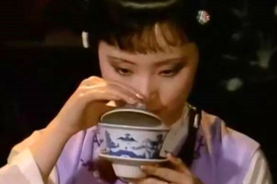 女士喝茶優(yōu)雅姿勢(shì)，女士正確喝茶姿勢(shì)禮儀