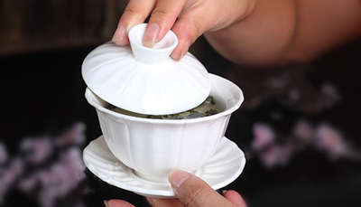 三才蓋碗的正確拿法，三才蓋碗抓碗法圖解