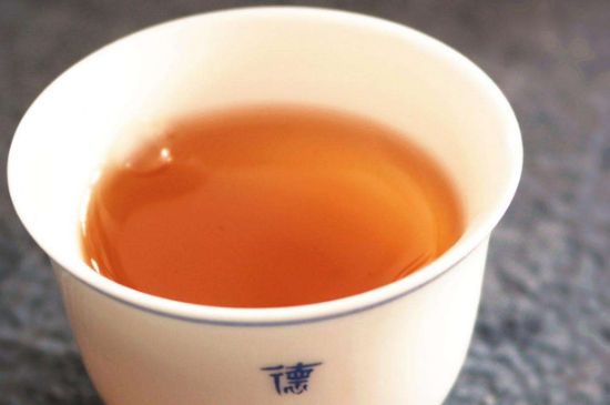 老茶和新茶哪個好，老茶好喝還是新茶好喝