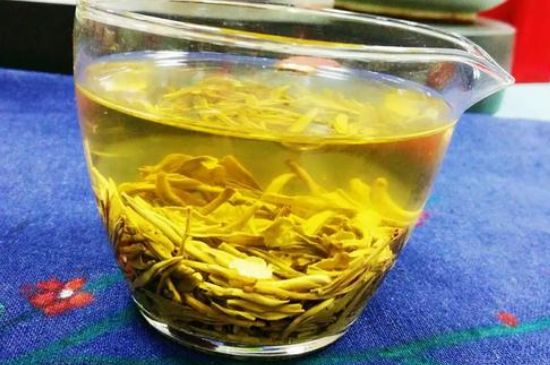 老茶和新茶哪個好，老茶好喝還是新茶好喝