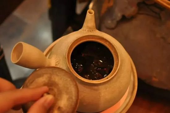 陶壺煮水的危害，粗陶壺燒水有毒嗎？