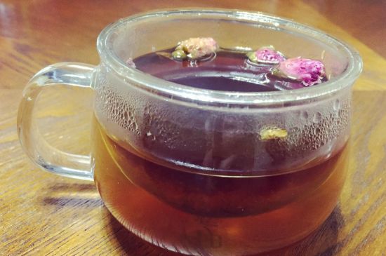 喝玫瑰花茶能祛斑嗎，玫瑰花茶有祛斑的功效嗎？