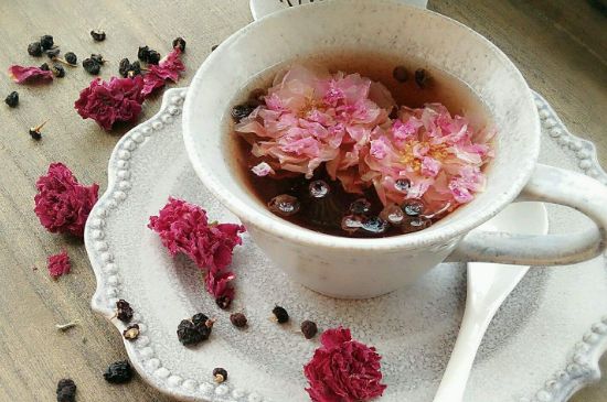 玫瑰花的最佳搭配，喝玫瑰花茶搭配什么喝好？