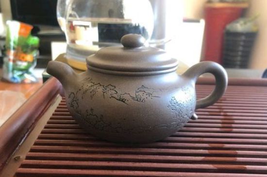正宗紫砂壺多少錢(qián)一套，一套正宗宜興紫砂壺什么價(jià)格