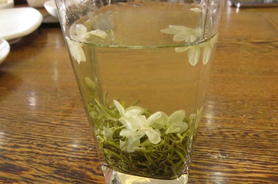 茉莉龍珠可以和什么一起泡茶，茉莉龍珠茶能加蜂蜜嗎？