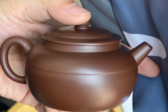 新買(mǎi)的紫砂壺為什么會(huì)裂，真的紫砂壺是不是很容易開(kāi)裂？