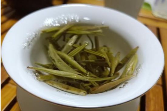 茉莉銀針屬于什么茶，茉莉銀針適合什么人喝？