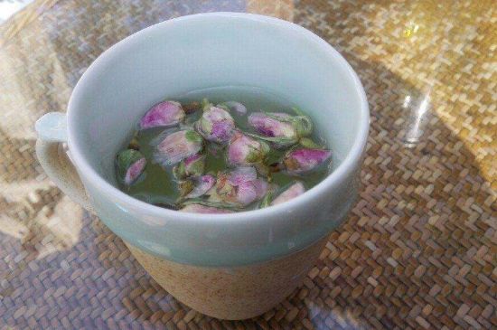 玫瑰花泡茶祛斑要多久見效，喝玫瑰花茶多久能祛斑？