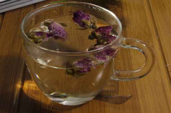 玫瑰花和茉莉茶一起泡有什么作用，玫瑰茉莉花茶的功效