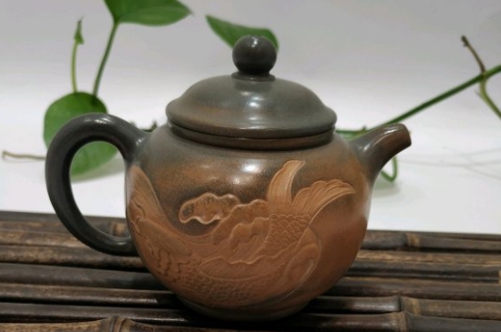 泡茶用坭興陶和紫砂壺哪個好，紫砂壺比坭興陶壺好嗎？