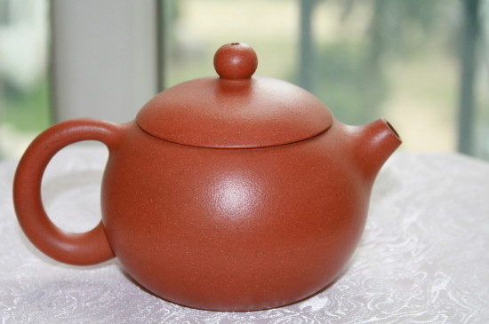 朱泥壺適合泡紅茶嗎，紅茶適合泡紫泥還是朱泥壺