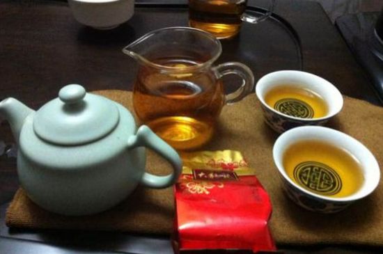 肉桂茶和大紅袍哪個(gè)貴，武夷山肉桂與大紅袍的價(jià)格比較