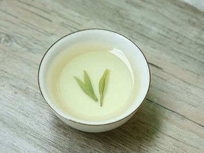 竹葉青茶怎么樣，檔次較高味道略苦價格比較貴