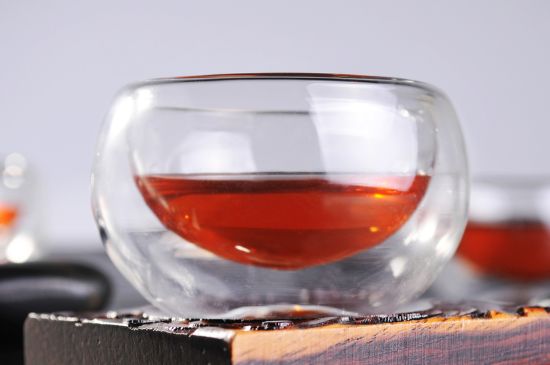 紅茶放置10年還能喝嗎，多年過期紅茶居然還能喝？