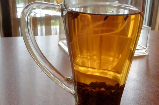 紅茶放置10年還能喝嗎，多年過期紅茶居然還能喝？