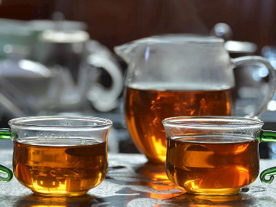 紅茶和綠茶的區(qū)別，常喝紅茶好還是綠茶好？
