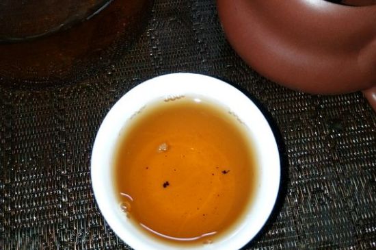 黑茶排濕毒的身體表現(xiàn)，喝黑茶排毒反應(yīng)癥狀
