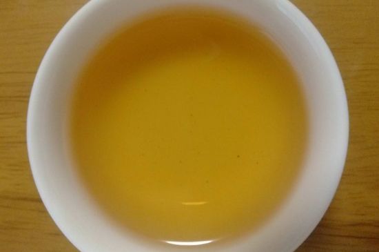 肉桂茶和大紅袍哪個(gè)貴，武夷山肉桂與大紅袍的價(jià)格比較