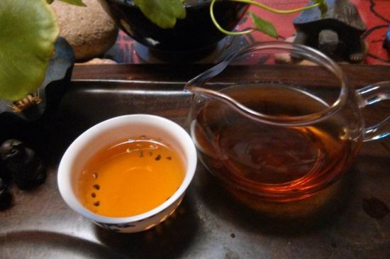 正山小種對(duì)胃好嗎，正山小種養(yǎng)胃還是傷胃