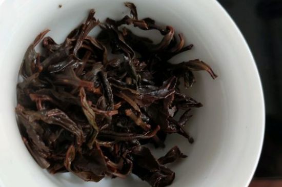 正山小種喝起來苦澀有點(diǎn)酸對嗎，正山小種發(fā)酸有害嗎