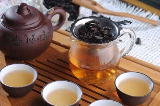 母樹(shù)大紅袍給誰(shuí)喝了，為什么母樹(shù)大紅袍叫三棵六株？