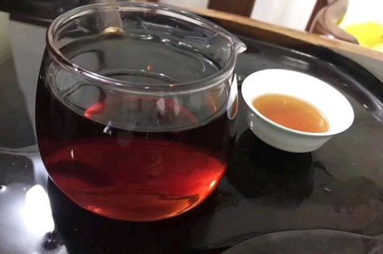 黑茶排濕毒的身體表現(xiàn)，喝黑茶排毒反應(yīng)癥狀
