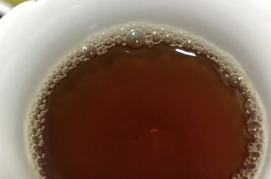 老白茶上火還是去火？夏季喝煮的老白茶會容易上火！
